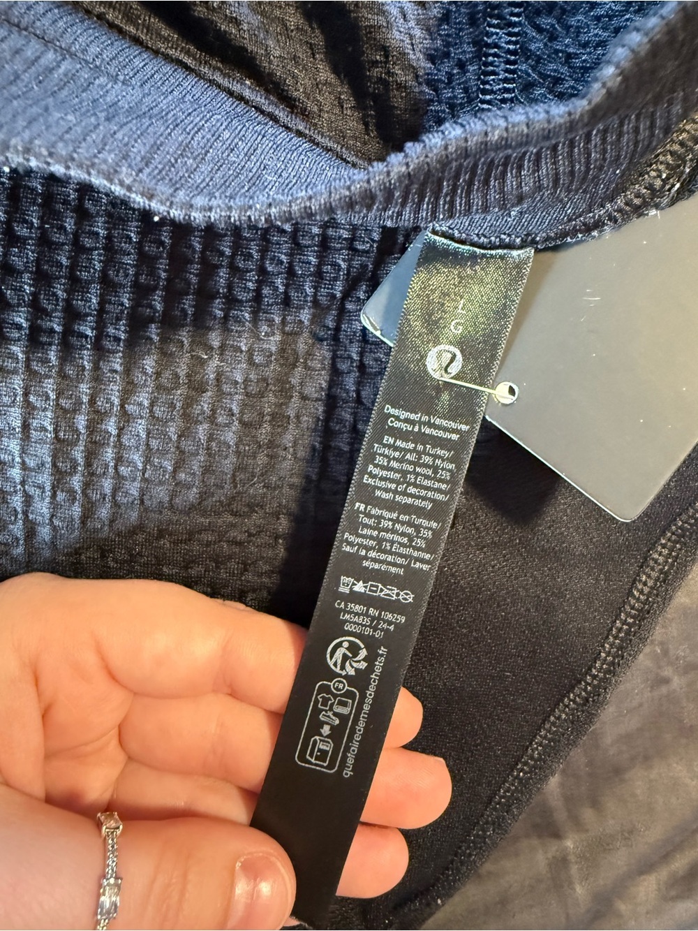 lululemon Mens Black Engineered Warmth Joggers - Picture 7 of 8